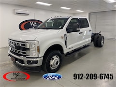 2025 Ford F-350SD XLT Chassis
