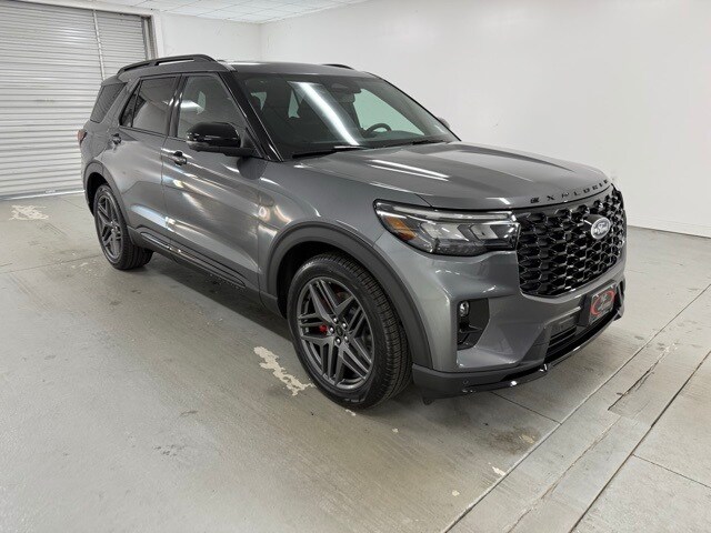 2025 Ford Explorer ST photo 3
