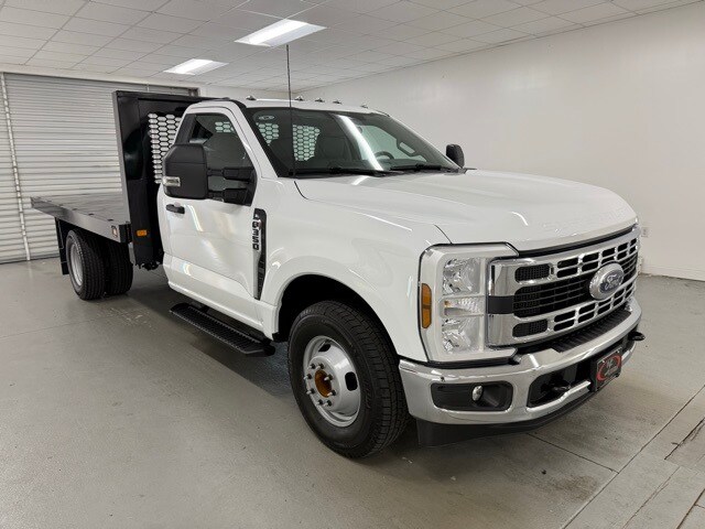 2025 Ford F-350 photo 3