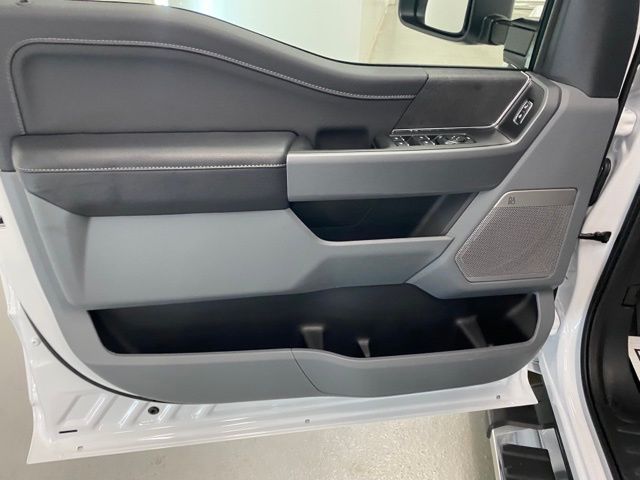 2025 Ford F-150 XLT - Photo 12