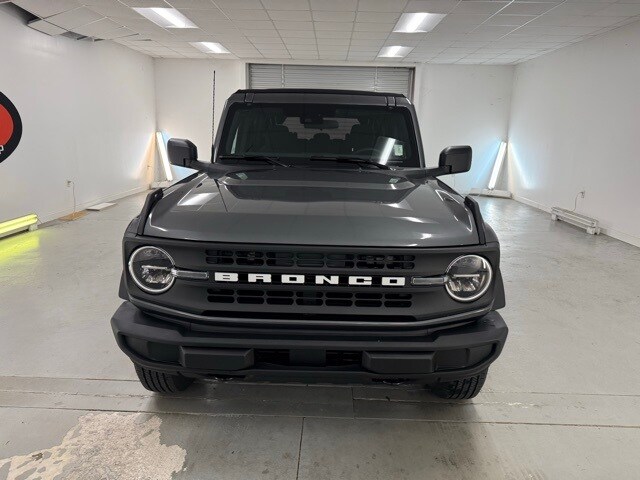 2025 Ford Bronco Base photo 2