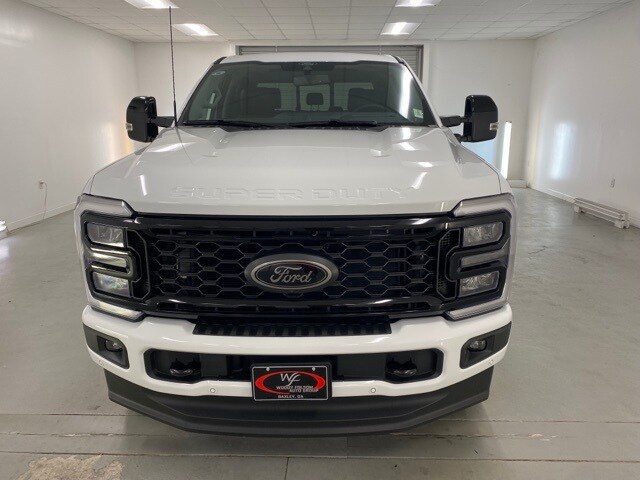 2025 Ford F-250 Lariat photo 2