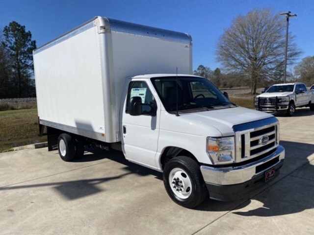 2025 Ford E-350 Base photo 3
