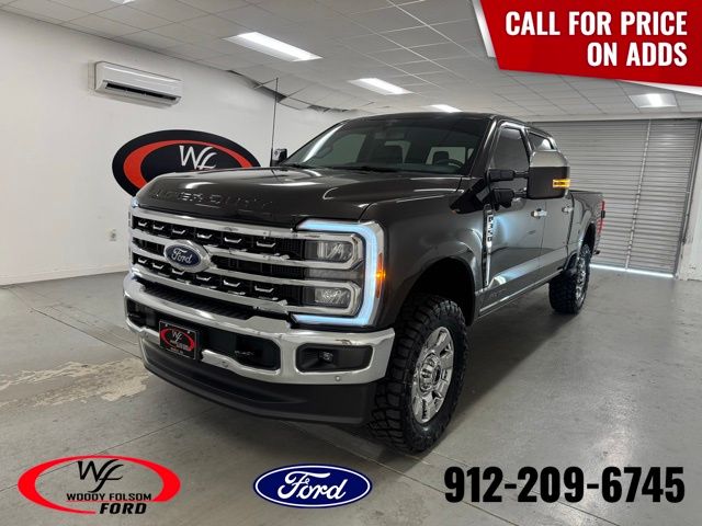 2025 Ford F-350 Super Duty Lariat's photo