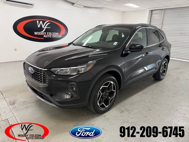 2026 Ford Escape Platinum's photo