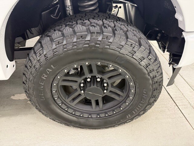 2025 Ford F-350 photo 4