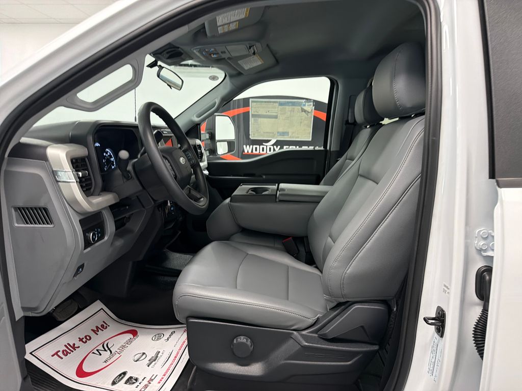 2026 Ford F-350 Super Duty Chassis Cab XL - Photo 21