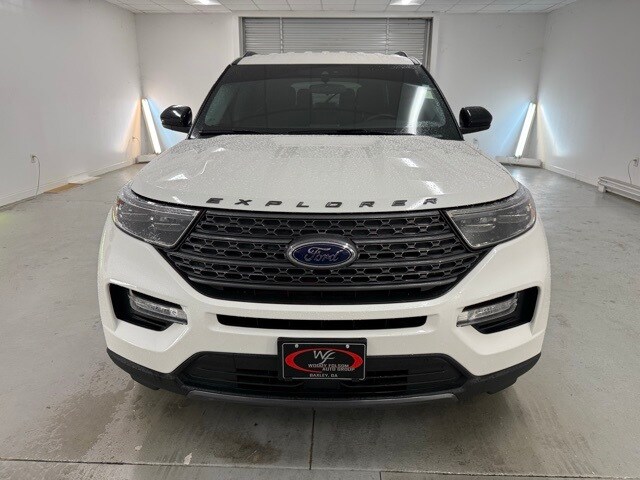2023 Ford Explorer XLT photo 2
