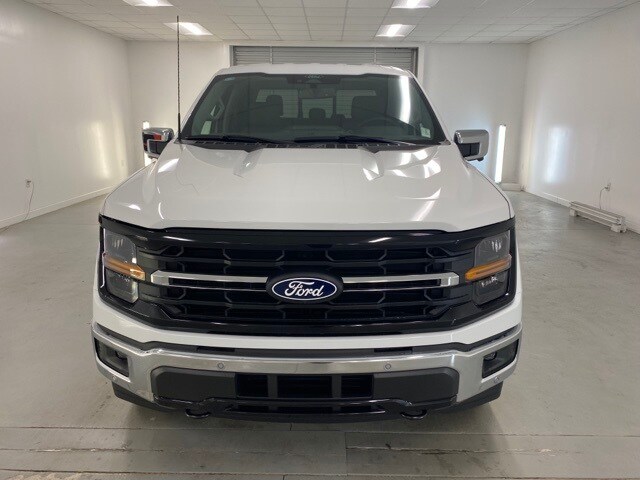 2025 Ford F-150 XLT photo 2