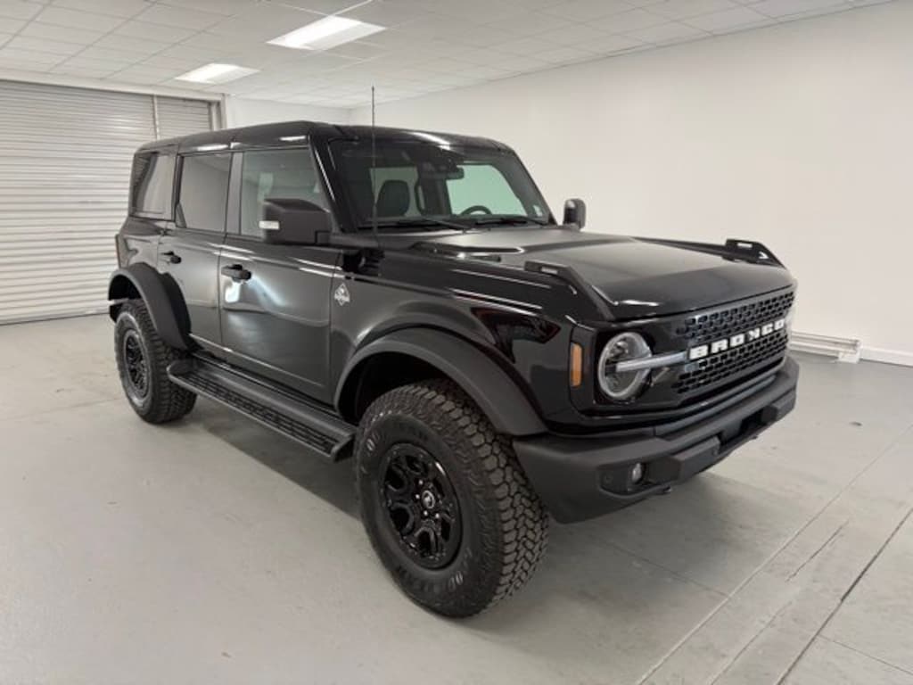 New 2025 Ford Bronco Outer Banks SUV