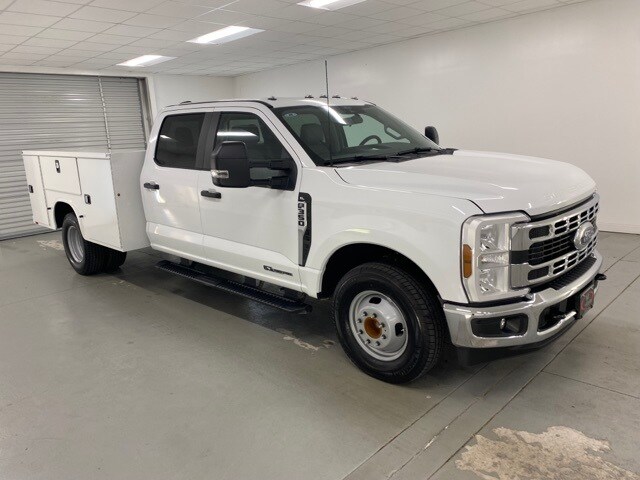 2025 Ford F-350 photo 3