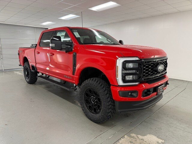 2025 Ford F-250 Lariat photo 3
