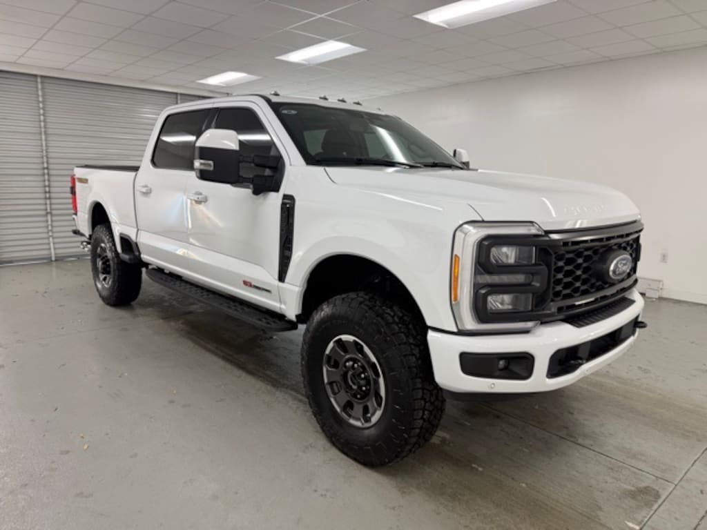 Used 2023 Ford F-250SD Lariat Truck