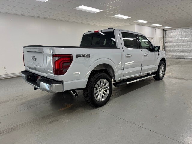 2025 Ford F-150 Lariat photo 2