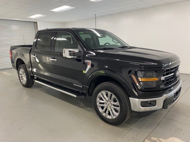 2025 Ford F-150 XLT photo 3