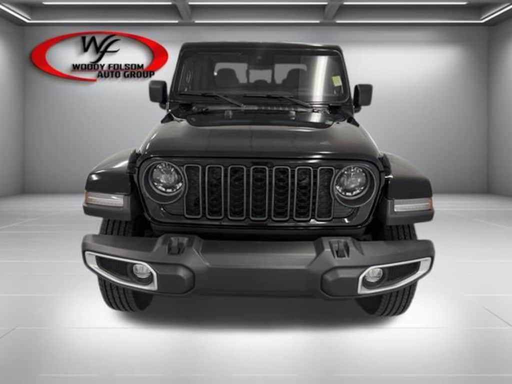 Used 2024 Jeep Gladiator Sport Truck