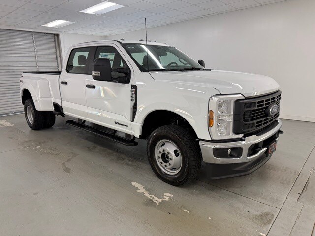 2025 Ford F-350 photo 3