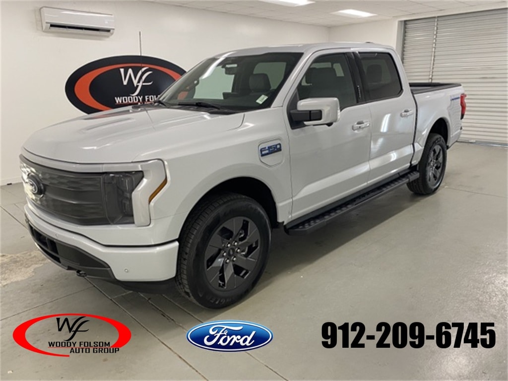 2025 Ford F-150 Lightning Lariat's photo