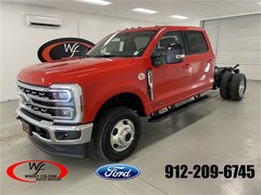 2025 Ford F-350SD Lariat Chassis