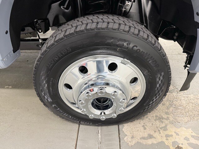 2026 Ford F-450 photo 4