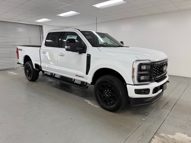 2025 Ford F-250 photo 3