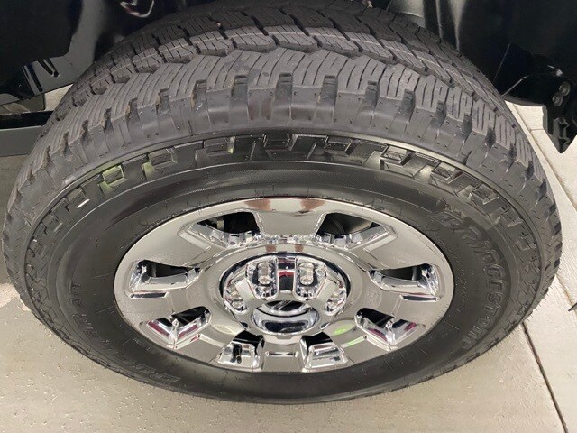 2025 Ford F-350 Lariat photo 4