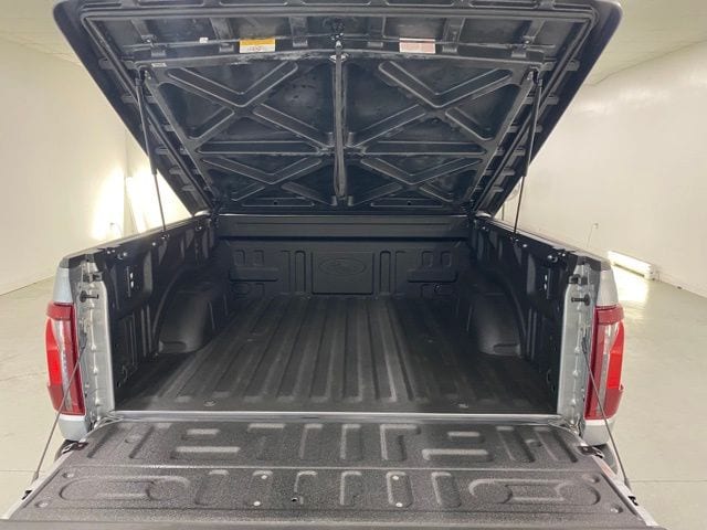 2025 Ford F-150 XLT - Photo 12