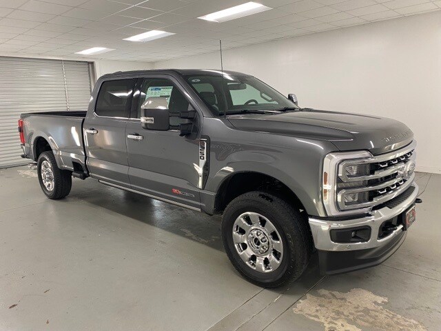 2025 Ford F-250 photo 3