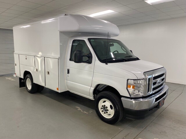 2025 Ford E-350 Base photo 3