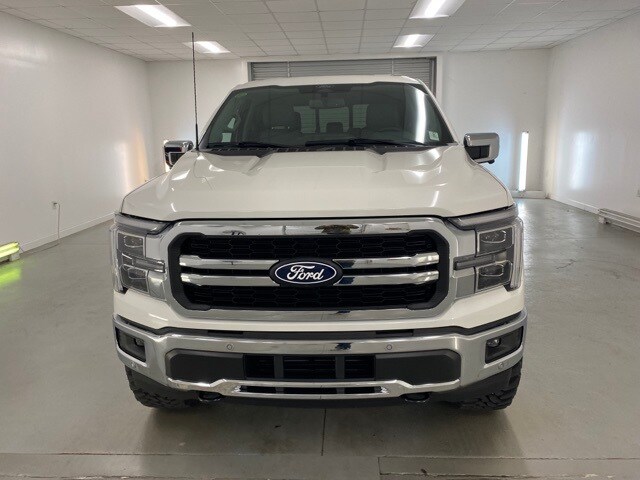 2025 Ford F-150 Lariat photo 2