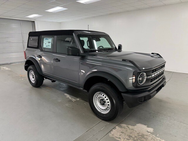 2025 Ford Bronco Base photo 3