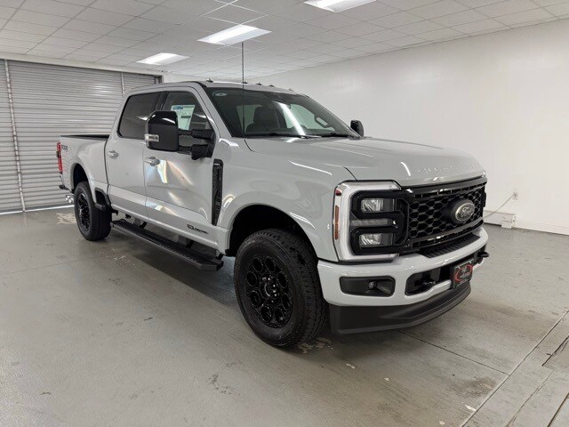 2025 Ford F-250 photo 3
