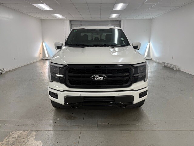 2025 Ford F-150 Lariat photo 2