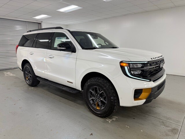 2025 Ford Expedition photo 3