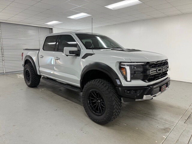 2024 Ford F-150 Raptor photo 2