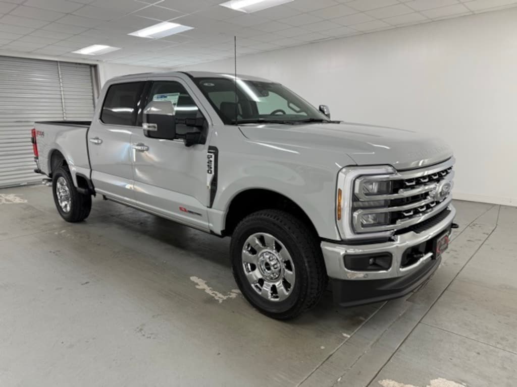 New 2026 Ford F-250SD Lariat Truck