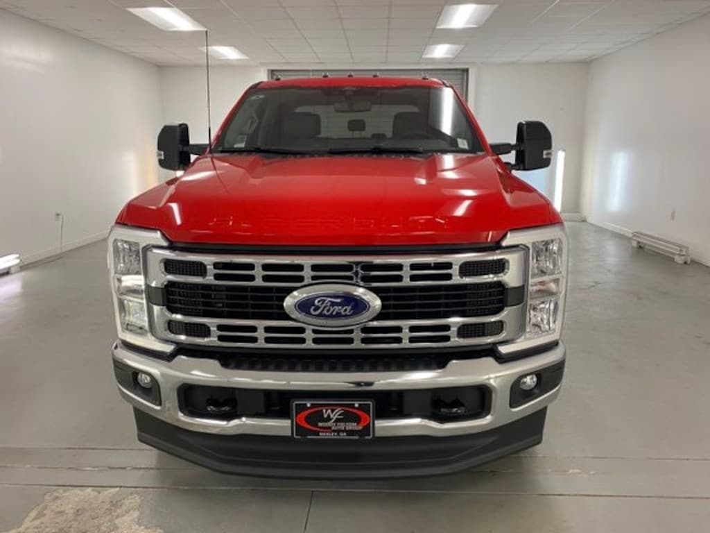 New 2025 Ford F-350SD XLT Chassis