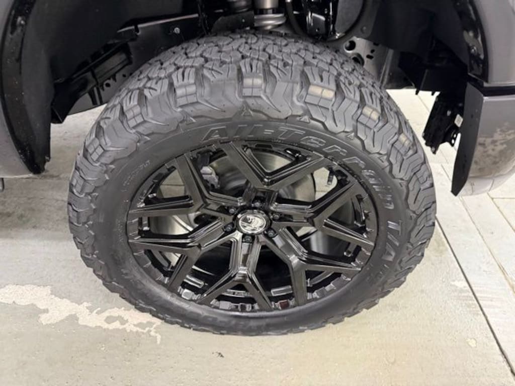 New 2025 Ford F-150 Lariat Truck