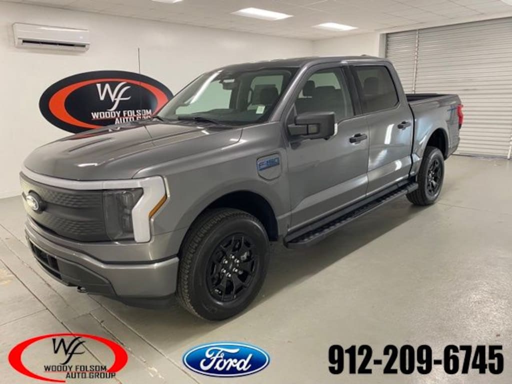 New 2025 Ford F-150 Lightning XLT Truck