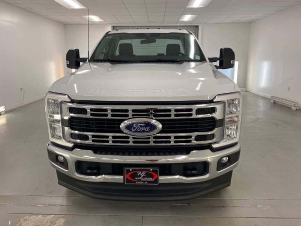 New 2025 Ford F-350SD XL Chassis