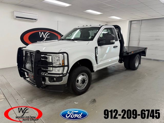 2025 Ford F-350 Super Duty Chassis Cab XL's photo