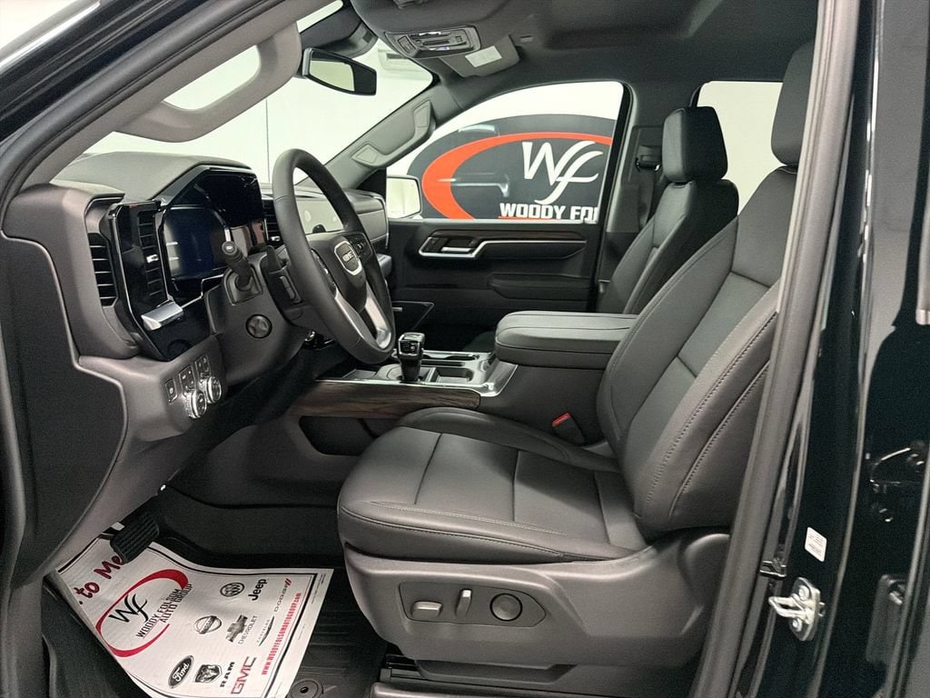 2026 GMC Sierra 1500 SLT - Photo 8