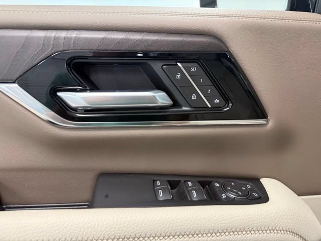 2026 GMC Yukon Denali - Photo 15