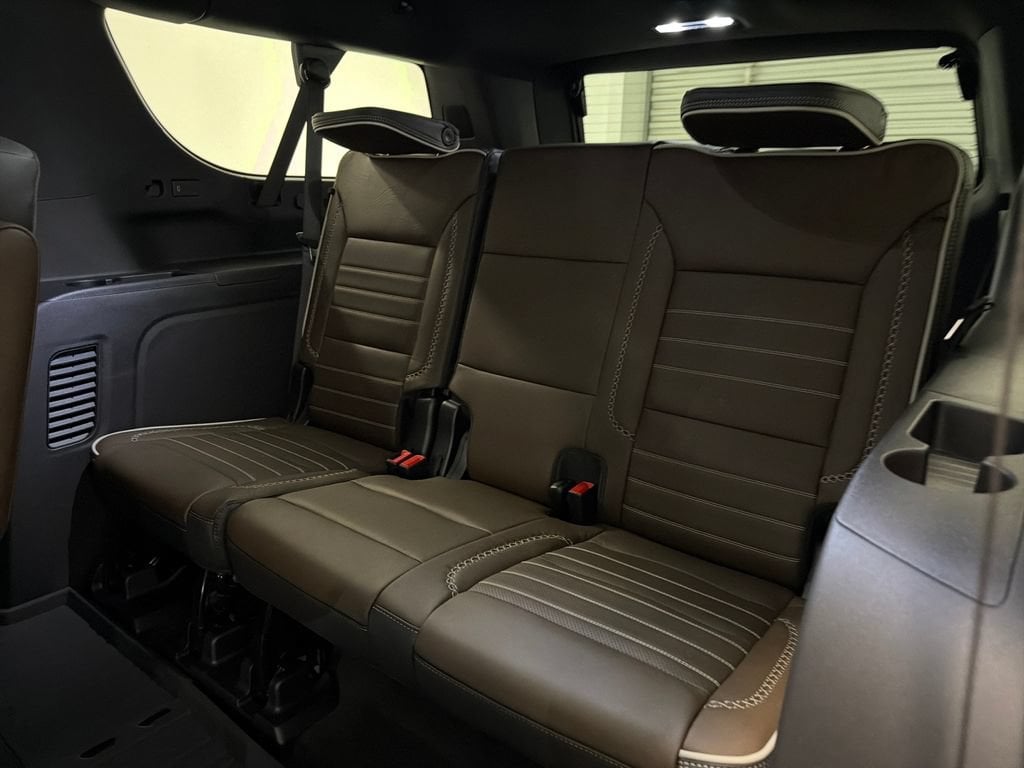 2026 GMC Yukon XL Denali Ultimate - Photo 13