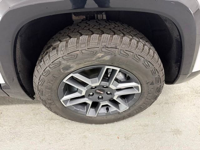 2026 GMC Terrain AT4 - Photo 4