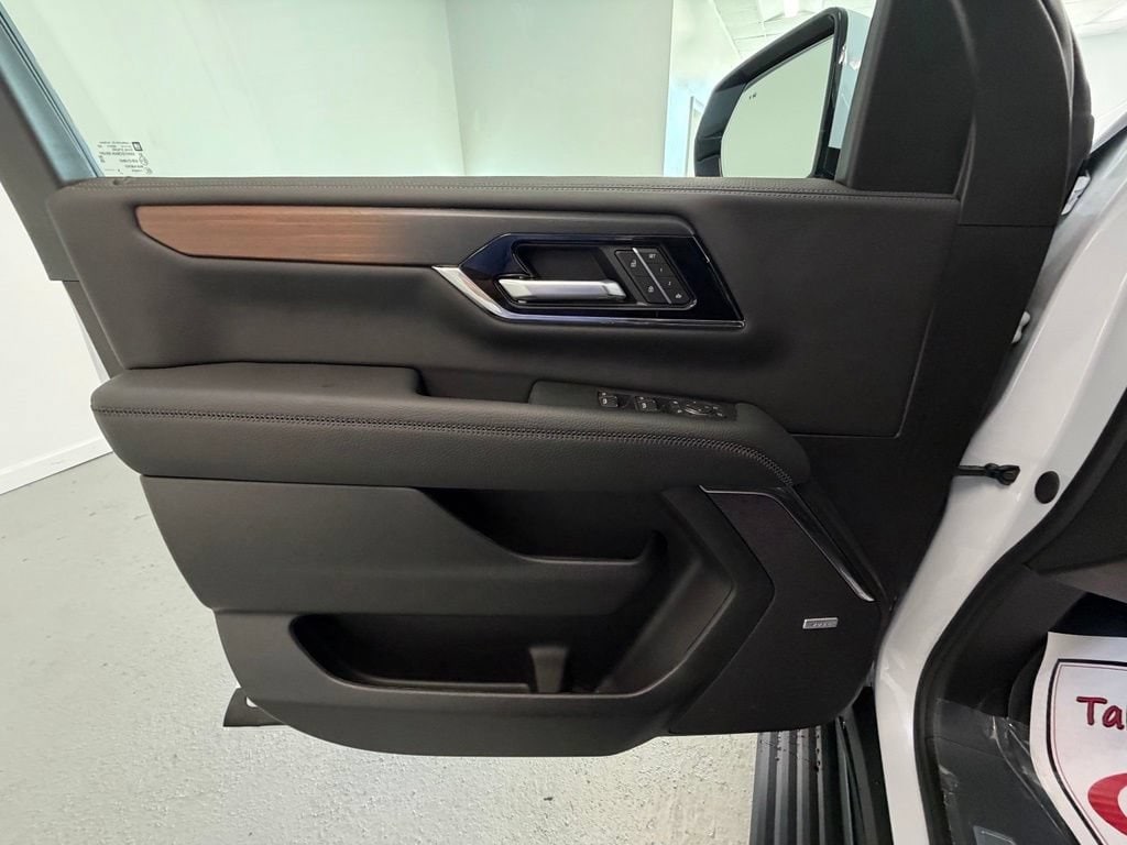 2026 GMC Yukon Denali - Photo 16