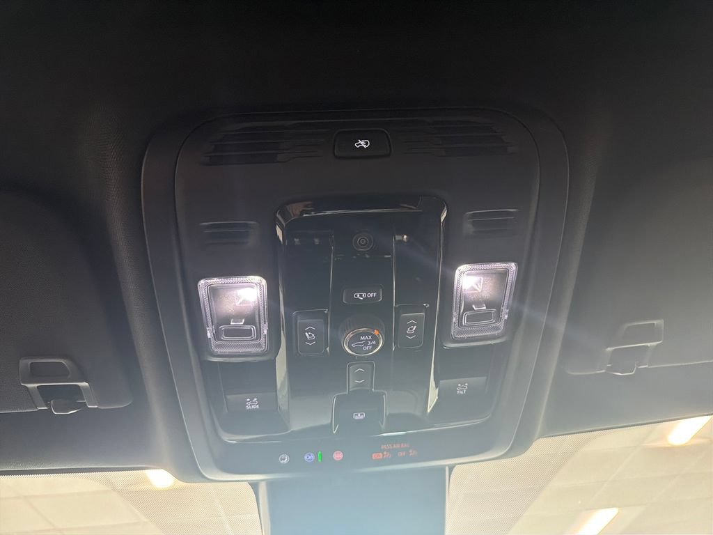 2026 GMC Yukon XL Denali Ultimate - Photo 20
