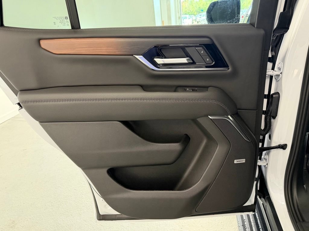 2026 GMC Yukon Denali - Photo 9