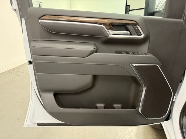 2026 GMC Sierra 3500 Chassis Cab SLE - Photo 11