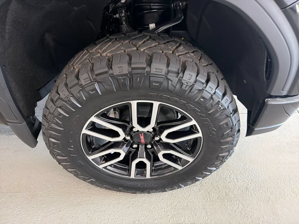 2026 GMC Sierra 1500 AT4 - Photo 5